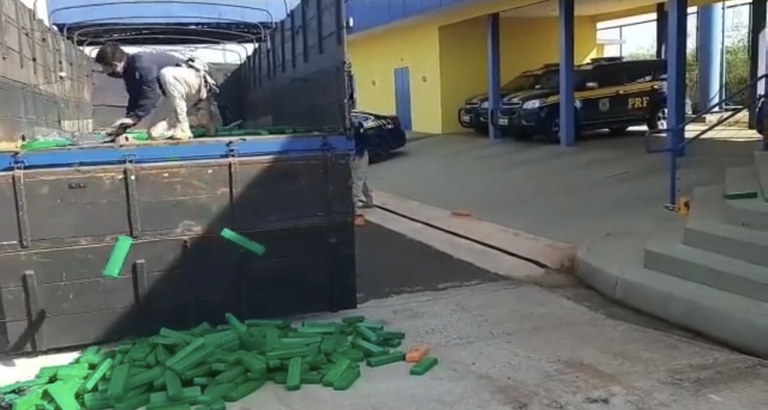 PRF apreende 1,2 tonelada de maconha em Eldorado (MS)