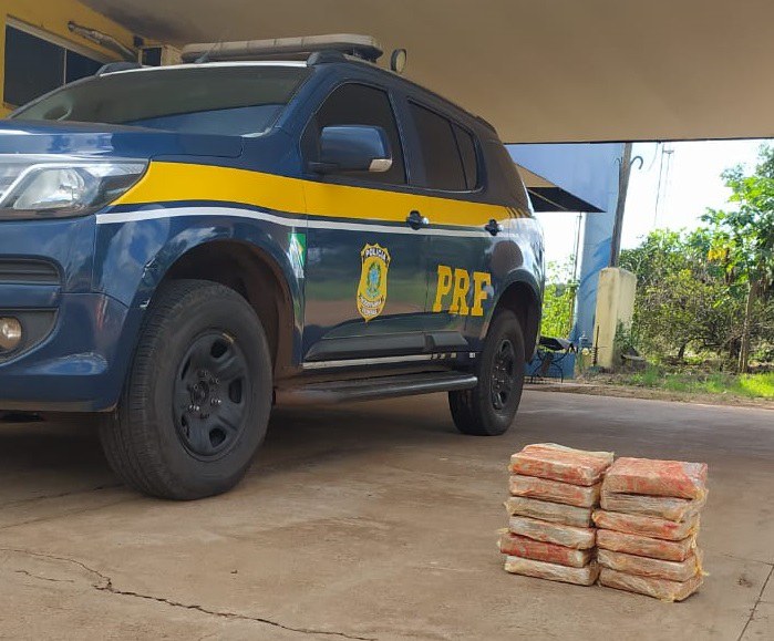 PRF apreende 12 Kg de maconha com passageira de ônibus em Água Clara (MS)