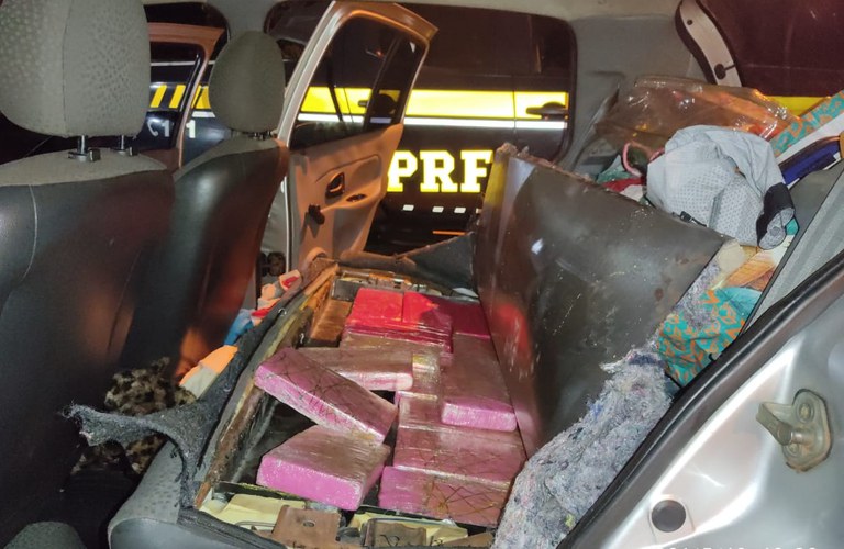 PRF apreende 14 Kg de cloridrato de cocaína em Água Clara (MS)