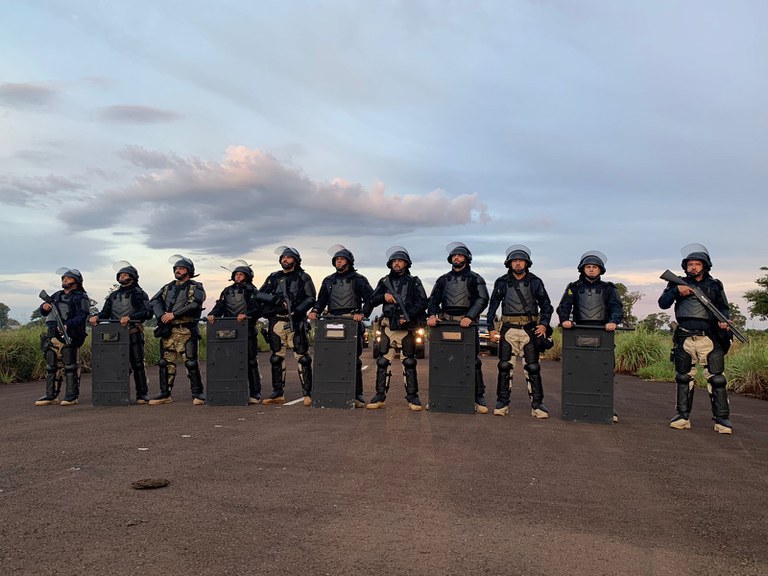 COE/MS da PRF realiza treinamento para lidar com interdição de rodovias por movimentos sociais