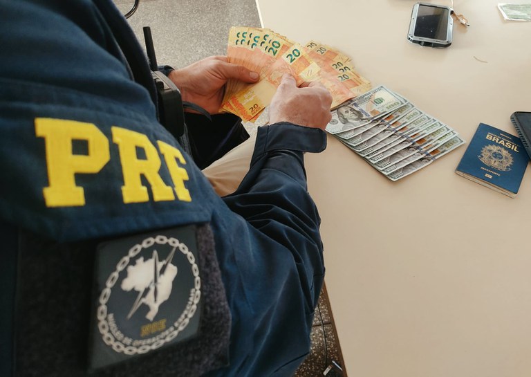 PRF apreende 3,4 Kg de cocaína que seriam enviados para Holanda