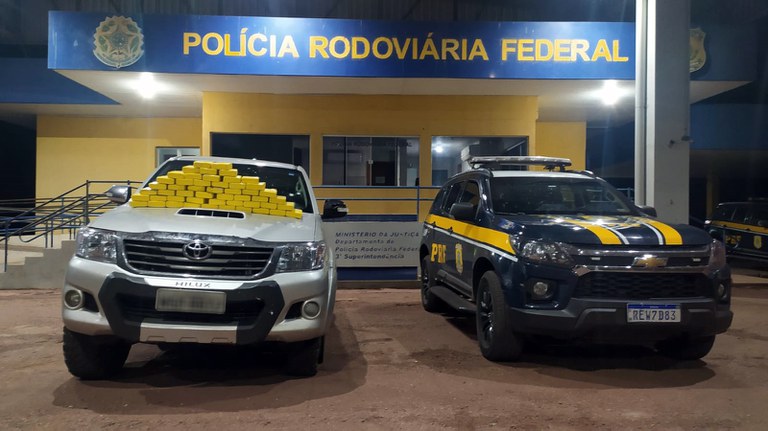 PRF apreende 50 Kg de cocaína e prende dupla em Miranda (MS)