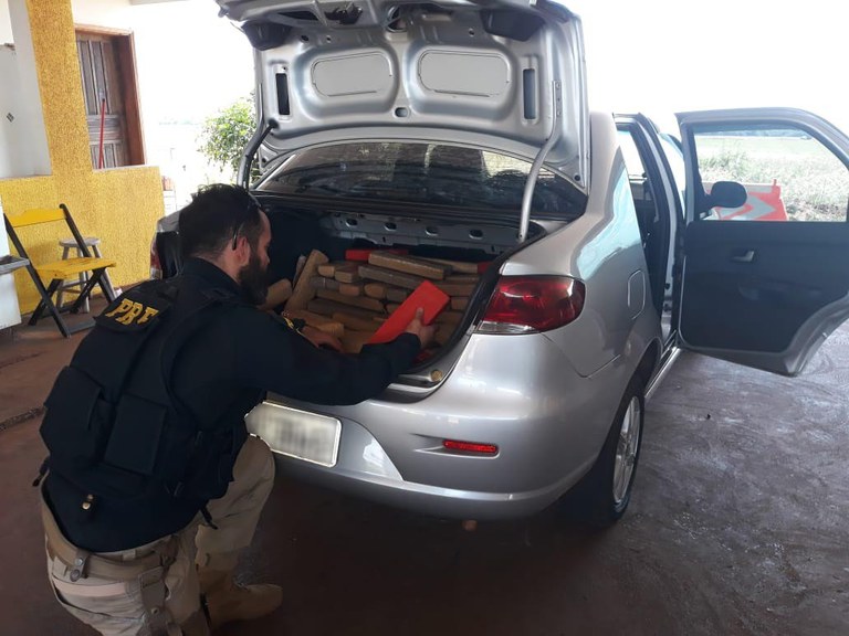 PRF apreende 232 Kg de maconha em Ponta Porã (MS)