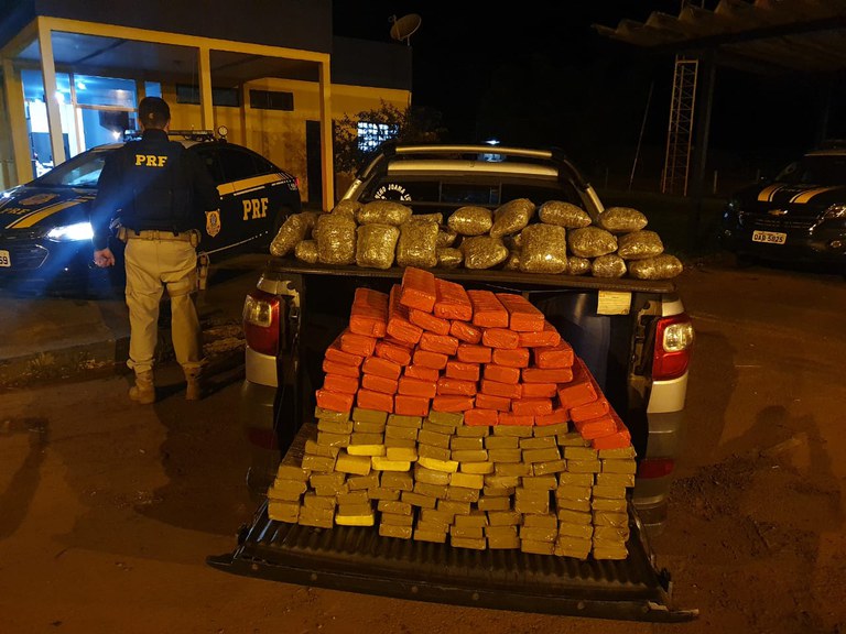 PRF apreende 312,6 Kg de maconha e 27,7 Kg de skunk em São Gabriel do Oeste (MS)