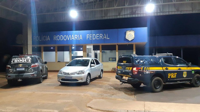 PRF prende três suspeitos de esfaquear e roubar carro de vítima em Campo Grande (MS)