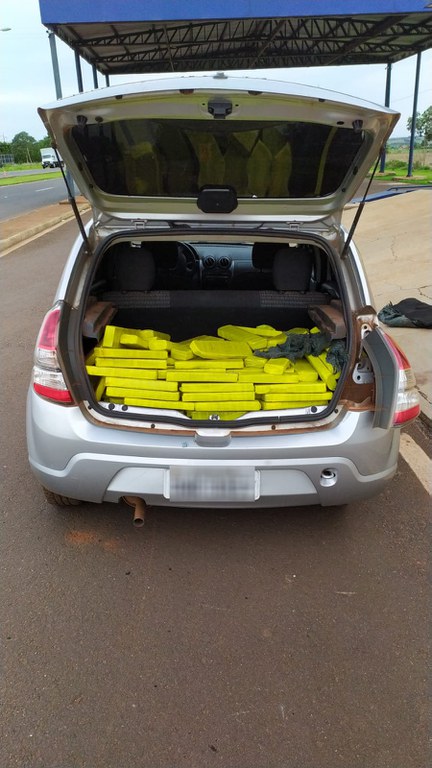 PRF apreende 158,5 Kg de maconha em Caarapó (MS)