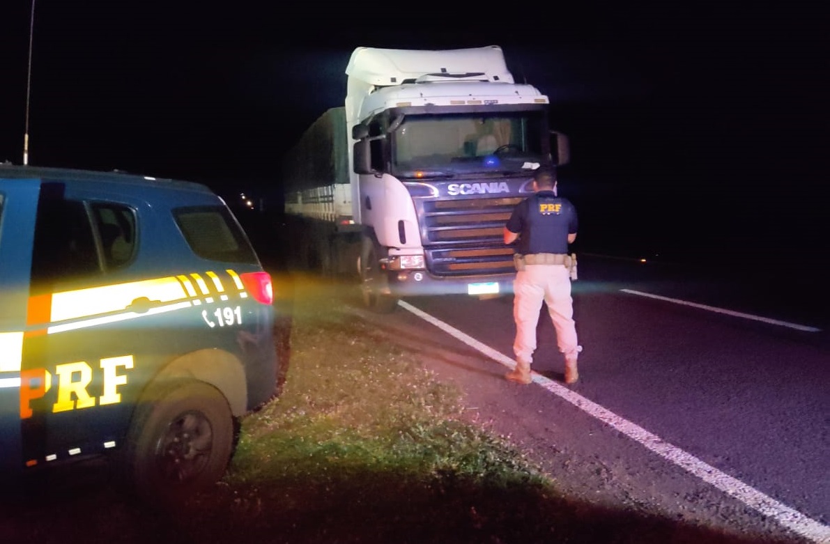 PRF apreende 450 mil maços de cigarros contrabandeados em Itaquiraí (MS)2