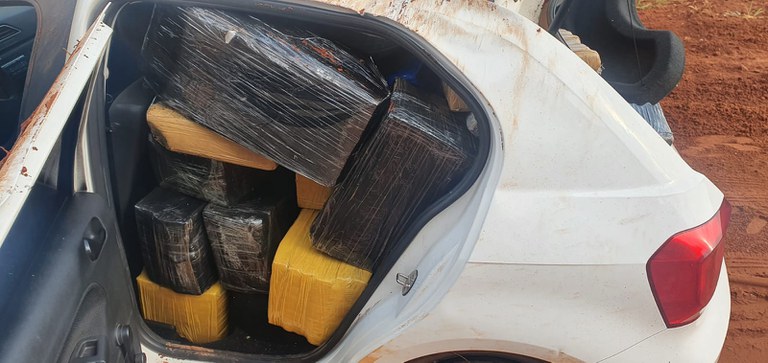 PRF apreende 607,1 Kg de maconha e 1,8 Kg de haxixe em Caarapó (MS)