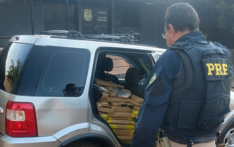 PRF apreende 654 Kg de maconha e skunk em Jaraguari (MS)2