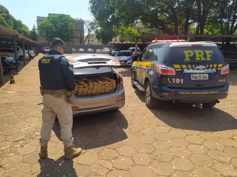 PRF apreende 699 Kg de maconha em Campo Grande (MS)