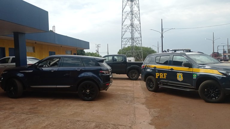 PRF recupera veículo de luxo em Ponta Porã (MS)