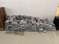 Fiscalizaçãoda da PRF Resulta na Apreensão de Mercadorias Irregulares em Ônibus na BR 174, Comodoro/MT