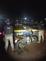 Em Sinop/MT, PRF recupera moto furtada