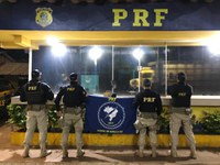 Polícia Rodoviária Federal (PRF) e Polícia Federal (PF) apreendem drogas em veículo durante operação conjunta em Barra do Garças.