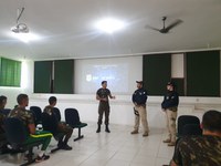 Polícia Rodoviária Federal (PRF) ministra palestra sobre educação para o trânsito no 58º Batalhão de Infantaria Motorizado (BIMTz), em Aragarças-GO