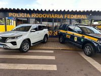 Polícia Rodoviária Federal recupera veículo furtado e apreende drogas em Rondonópolis/MT