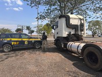 PRF recupera veículo roubado