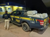 Polícia Rodoviária Federal apreende mais de 2 mil peças de vestuário falsificadas em Poconé/MT