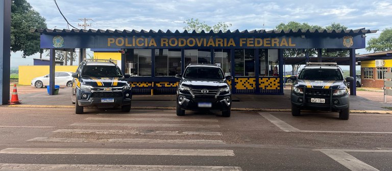 PRF recupera veículo furtado em Rondonópolis e prende condutor
