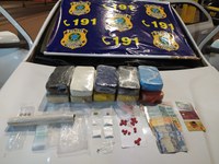 Após tentar fugir da PRF, motorista de veículo é preso com drogas