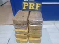 Em mesmo dia PRF apreende pasta base de cocaína, supermaconha e cigarros