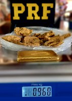 Polícia Rodoviária Federal apreende mulher transportando quase um quilo de ouro