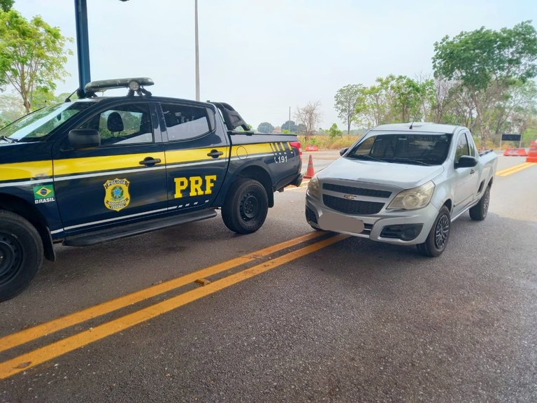 PRF  em Poconé/MT recupera veículo com ocorrência de roubo