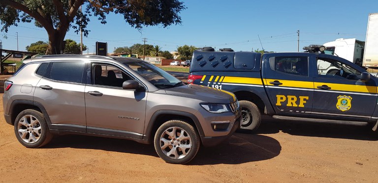 PRF em Rondonópolis recupera veículo furtado no Rio de Janeiro