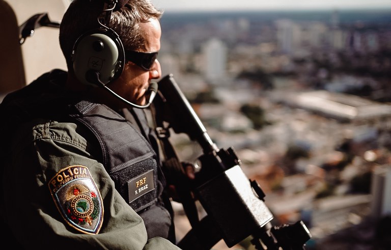 Sequência 01.00_22_55_00.Quadro071.jpg