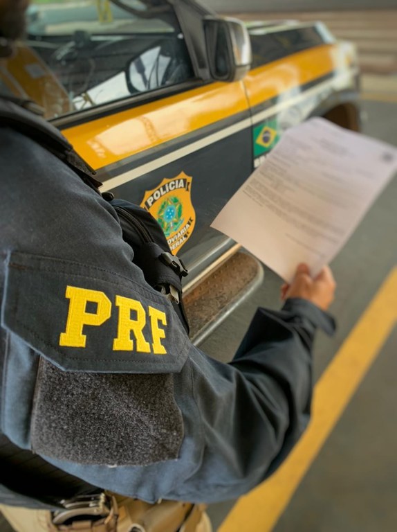PRF prende, durante ronda de fiscalização, condutor que estava com mandado de prisão em aberto e seu desfavor