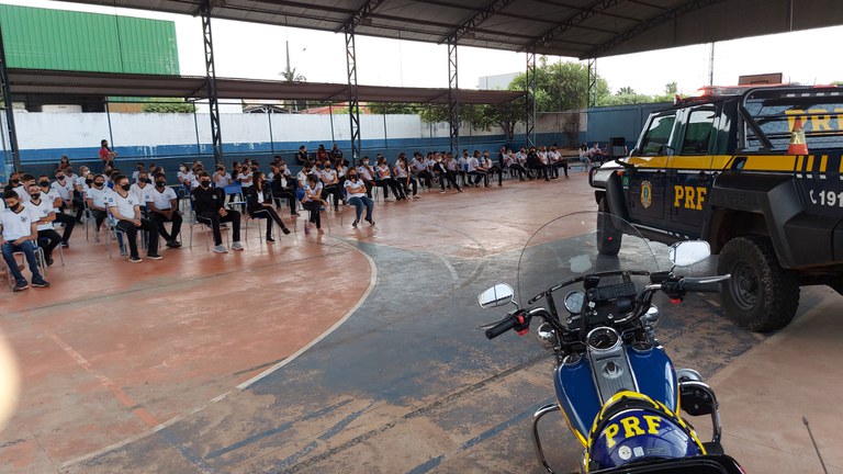 PRF promove ação de educação para o trânsito em Guarantã do Norte MT (10).jpg