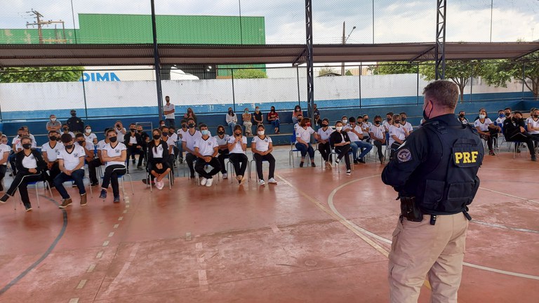 PRF promove ação de educação para o trânsito em Guarantã do Norte MT (13).jpg