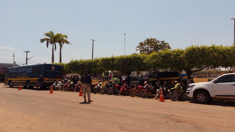 PRF promove ação de educação para o trânsito em Guarantã do Norte MT (6).jpg