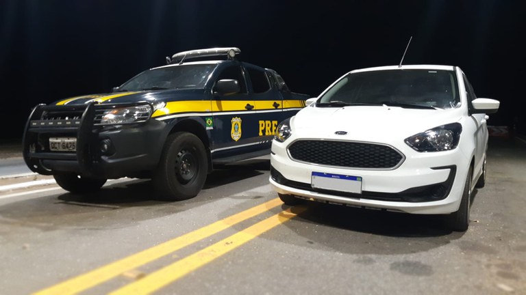 PRF recupera veículo em Poconé-MT