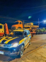 PRF apreende 2 mil litros de diesel transportados irregularmente na BR-174B, em Pontes e Lacerda (MT)