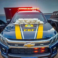 PRF flagra transporte de drogas em duas abordagens a ônibus em Poconé (MT)