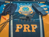 PRF prende suspeitos com arma de fogo e equipamento para bloquear sinais em Rondonópolis-MT
