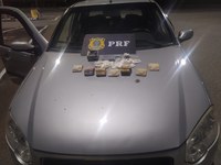 Ação integrada entre PRF e PMMG resulta na prisão de traficante de drogas em Perdões (MG)