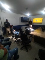 PRF realiza ação educativa na BR-050 em Uberaba (MG)