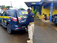 Em Muriaé (MG), PRF prende foragido da justiça por homicídio