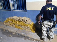 PRF apreende mais de 300 Kg de maconha durante atendimento de acidente