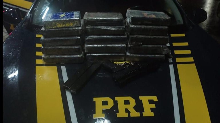 Droga e arma Pouso Alegre.jpeg