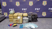 PRF apreende Crack, Cocaína, dinheiro e diversos cartões de crédito em veículo na BR 251