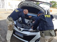 Toyota Yaris tomado de assalto em Belo Horizonte (MG) é recuperado pela PRF