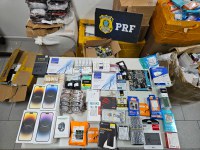 PRF apreende anabolizantes, remédios para emagrecimento, celulares e equipamentos de informática em Perdões (MG)