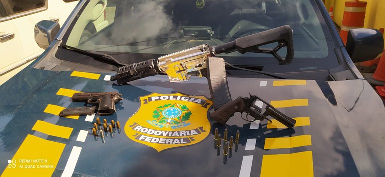 Fuzil apreeendido em Teófilo Otoni.jpeg