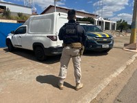PRF recupera Fiat Strada com queixa de furto/roubo durante fiscalização na BR 251 em Salinas (MG)