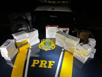 Celulares sem documentação fiscal são apreendidos pela PRF na BR 365 em Patos de Minas (MG)