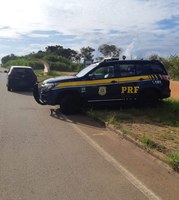 Onix furtado no ano de 2021 na capital mineira é recuperado pela PRF na BR 262 em Pará de Minas (MG)