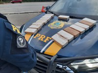 PRF apreende 15 kg que saiu de Goiânia (GO) durante fiscalização da BR 262 em Florestal (MG)
